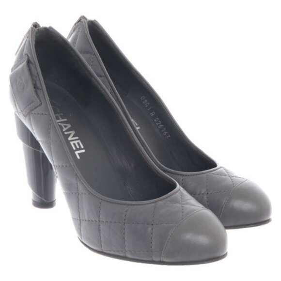 WEEKEND SALE!  RARE CHANEL Pre-Fall 2008 Rare Grey Quilted Leather Pumps - Picture 1 of 6
